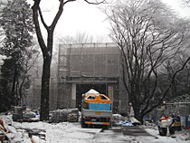 積雪中も工事は進む